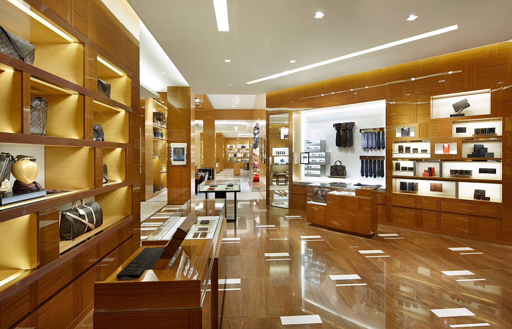 LOUIS VUITTON